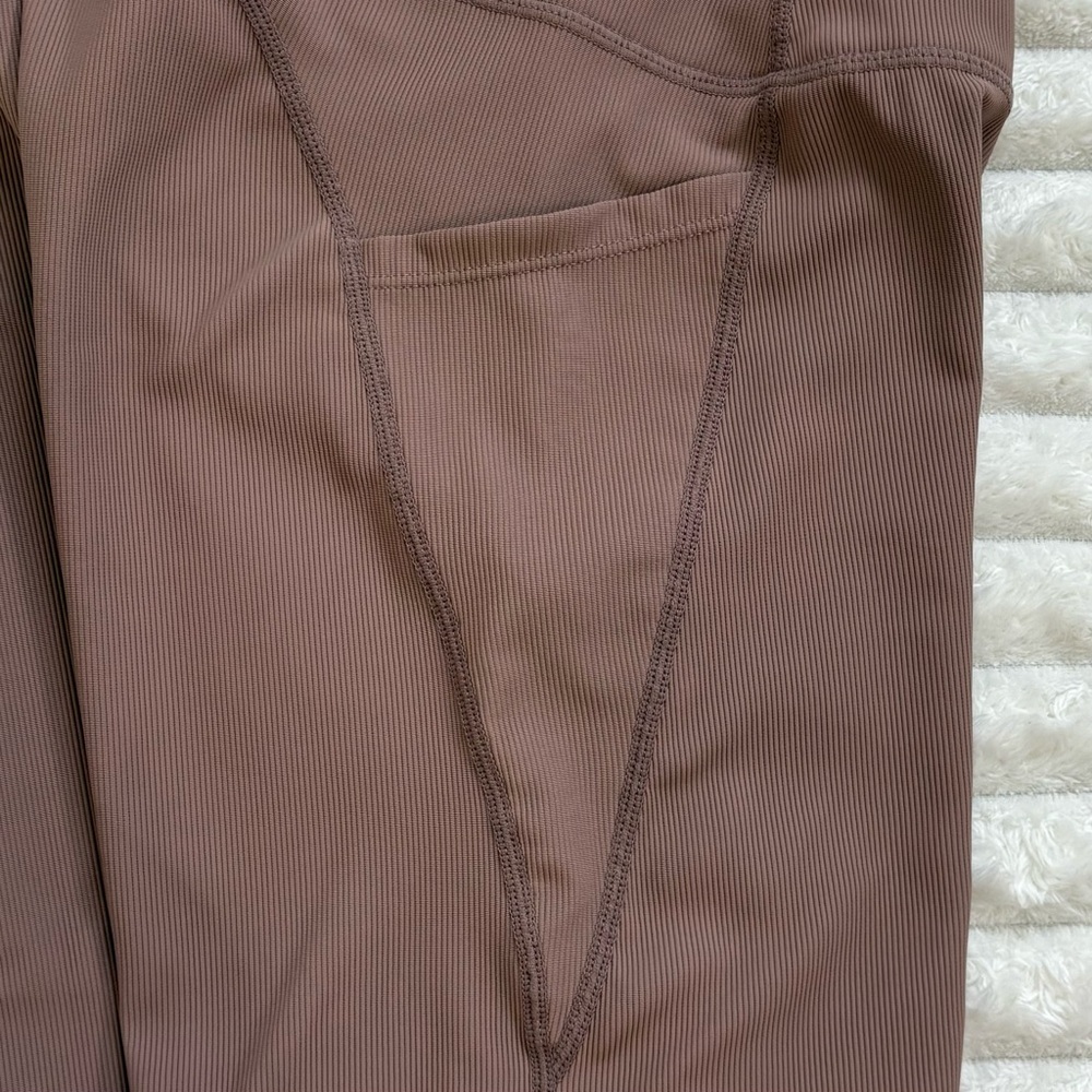 WILO The Label High Waist Bike Shorts Side Pockets Medium - Picture 5 of 8